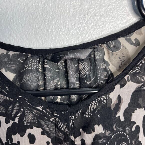 Daisy Fuentes Button Down Blouse - Picture 3 of 4